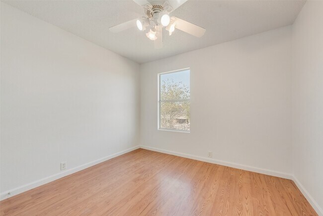 Building Photo - 9711 Brierwyck Dr