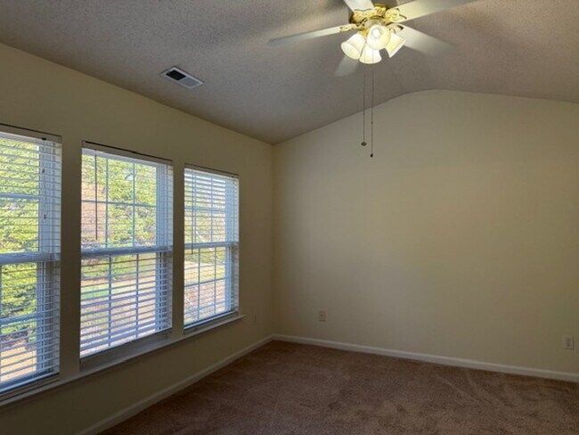 Building Photo - 712ca