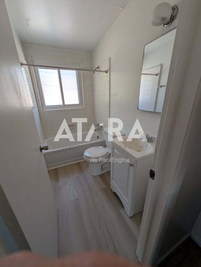 Building Photo - 510 N Main St