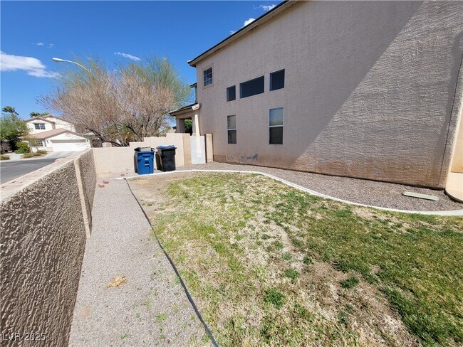 Building Photo - 2467 Sheltered Meadows Ln