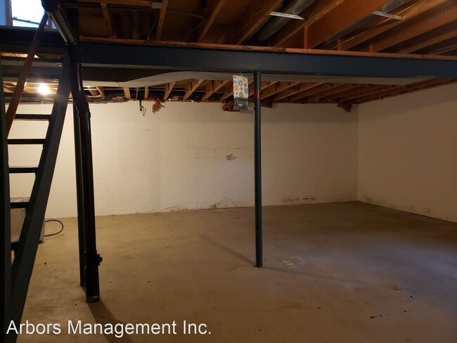 Building Photo - 3 br, 3.5 bath House - 152 WOODBINE DR