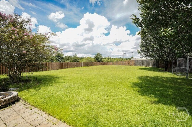 Building Photo - 170 Willow Oak Dr