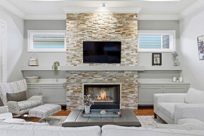 Building Photo - 1306 Jewell Ave