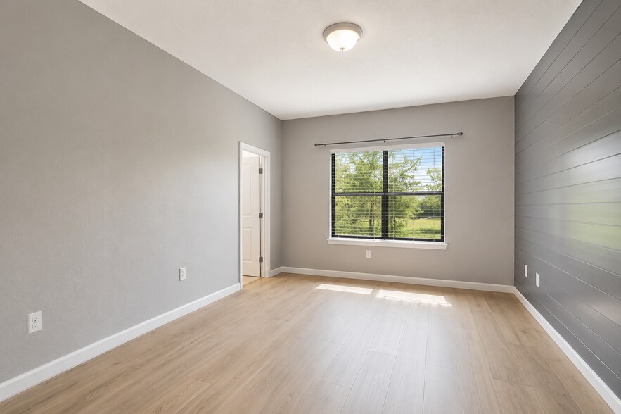 Building Photo - 2854 Bard St