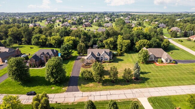 Building Photo - 9069 Emerson Dr