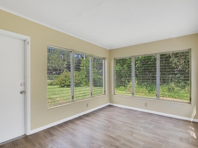 Building Photo - 7502 Pacific Ave