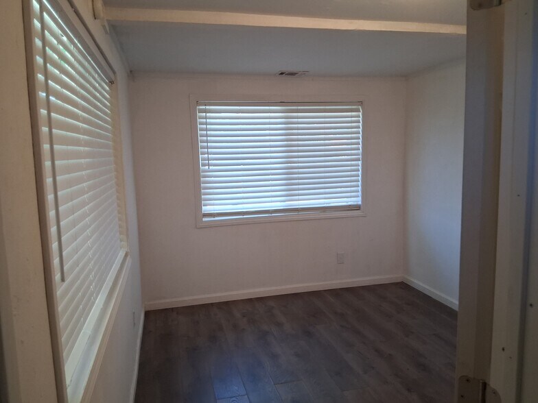 Building Photo - 167 Ladera Dr