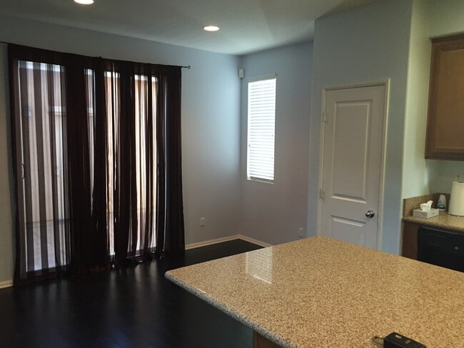 Building Photo - Two Story Townhome -  Moreno Valley
