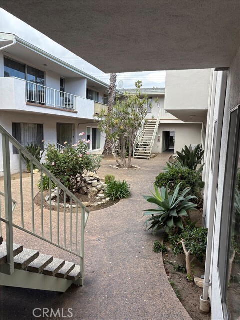 Building Photo - 840 Cedar Ave