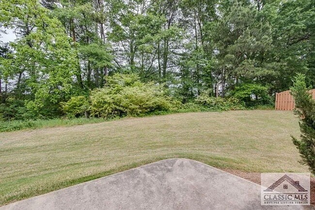 Building Photo - 1190 Brookshire Dr