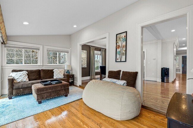 Building Photo - 34 Glen Rd