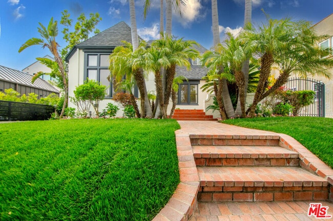 Primary Photo - 449 S Citrus Ave