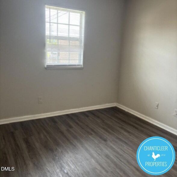 Building Photo - 115 Florence St