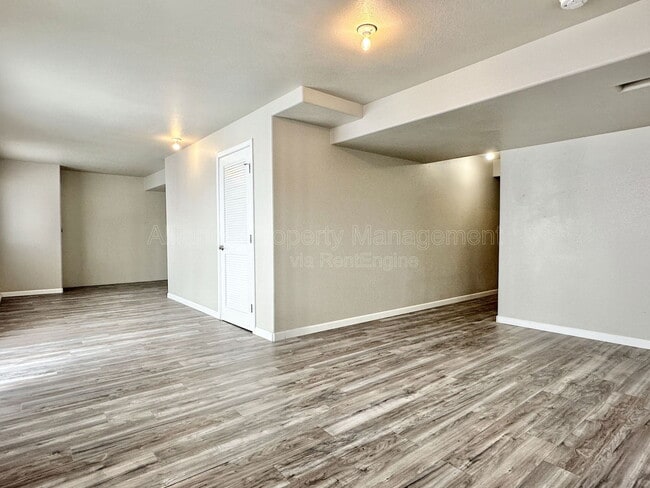 Building Photo - 6039 Jorie Rd