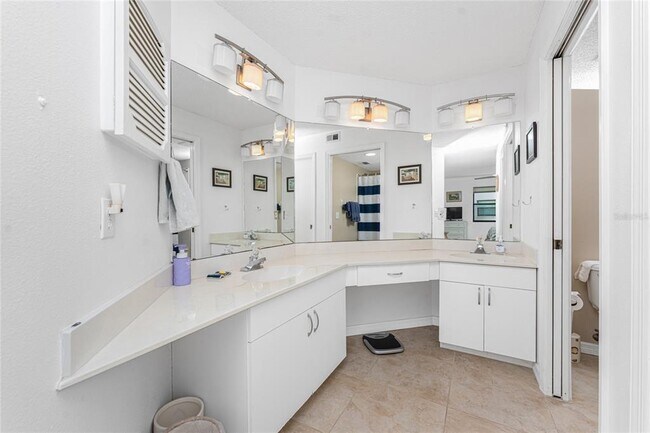 Building Photo - 511 Pine Hollow Cir