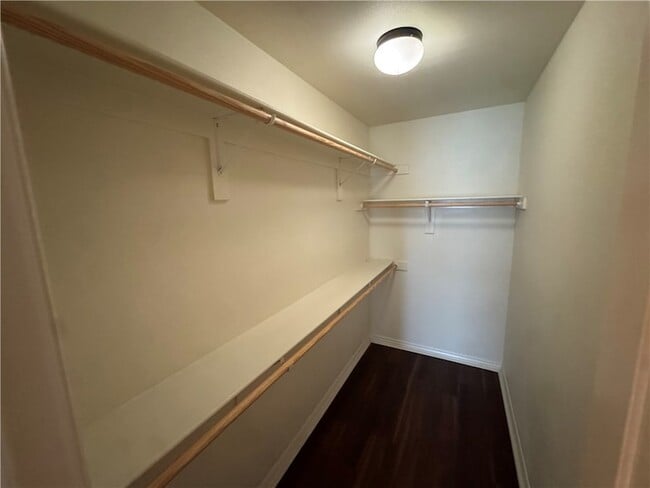 Building Photo - 626 N Tennyson Ln
