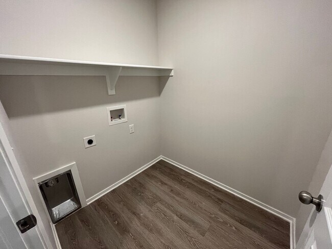 Building Photo - PRE-LEASING NOW — Beautiful 3-Bedroom | 2-Bath Duplex in Bentonville