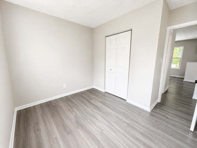 Building Photo - 3004 Weirton Dr