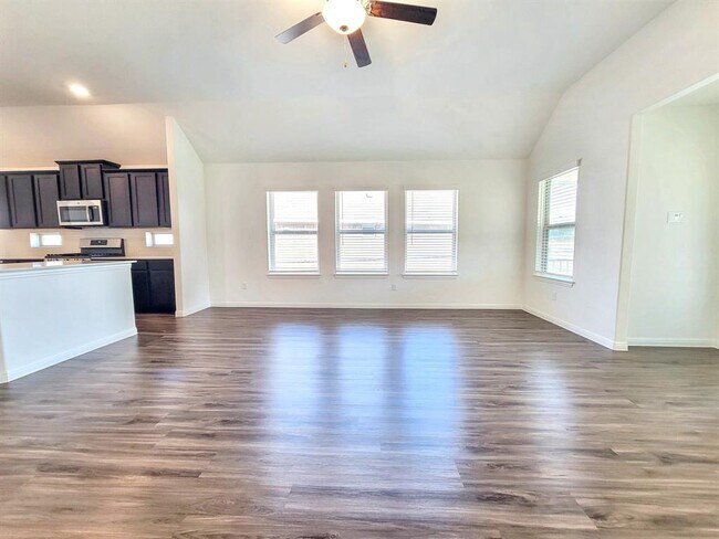 Building Photo - 610 Hereford Lp