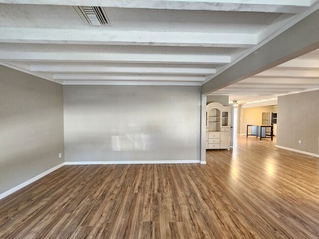 Building Photo - 2 Bedroom 2 Bathroom fully electric house ...