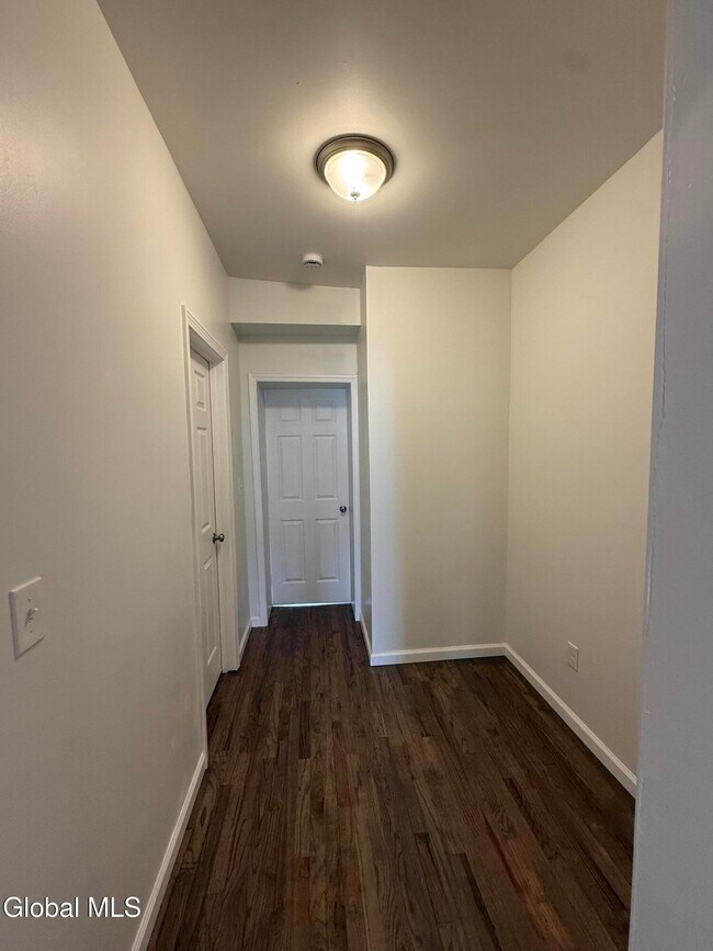 Building Photo - 346 Madison Ave