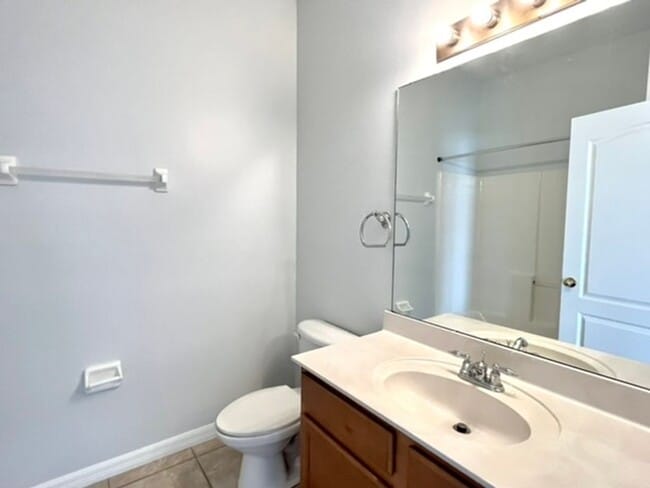 Building Photo - Kissimmee - 3 Bedroom, 2 Bathroom Single Family Home in a Gated Community.