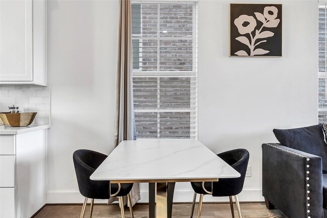 Building Photo - 4128 Willowbend Blvd