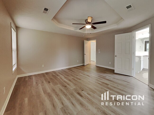 Building Photo - 82 Hester Pl