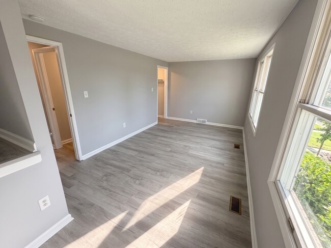 Building Photo - 5749 Charstone Ct