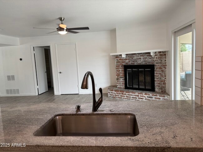 Building Photo - 4410 S Rita Ln