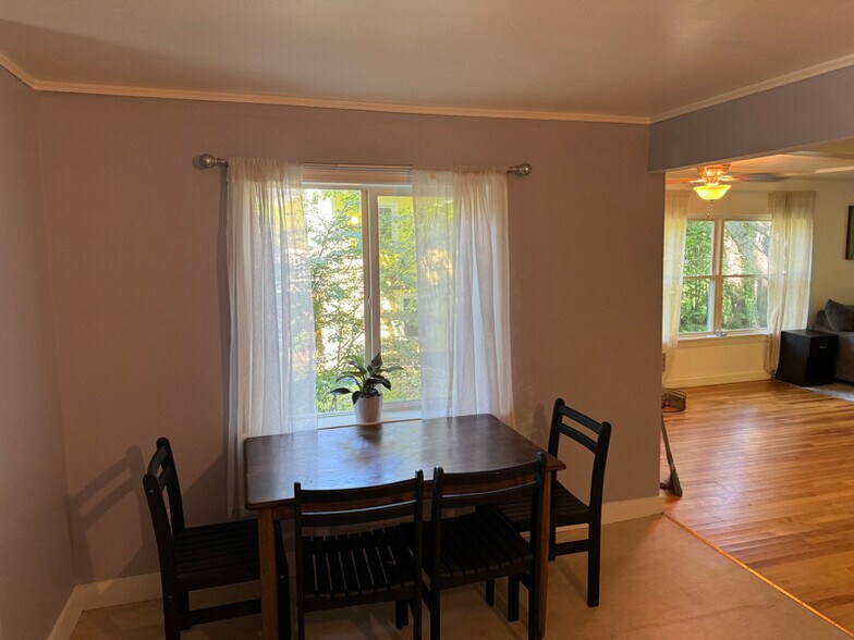 Building Photo - 14 Lothrop St