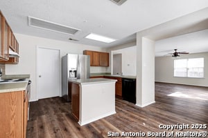 Building Photo - 827 Clover Creek