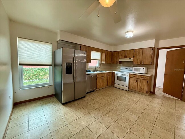 Building Photo - 7523 Blossom Ave
