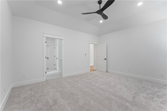 Building Photo - 17 Westmorland Dr