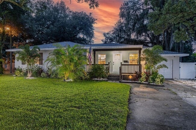 Primary Photo - 113 W Adalee St