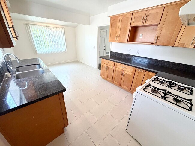 Building Photo - ***Gated 3 bed 2 bath House in Monterey Park***