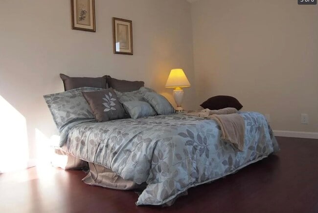 Building Photo - 37859 Essanay Pl