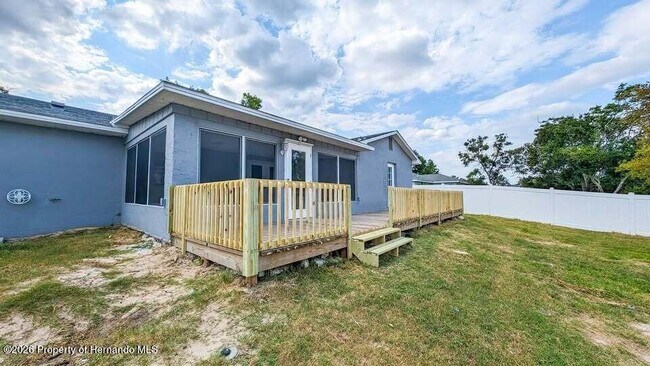 Building Photo - 122 Galiano Ct