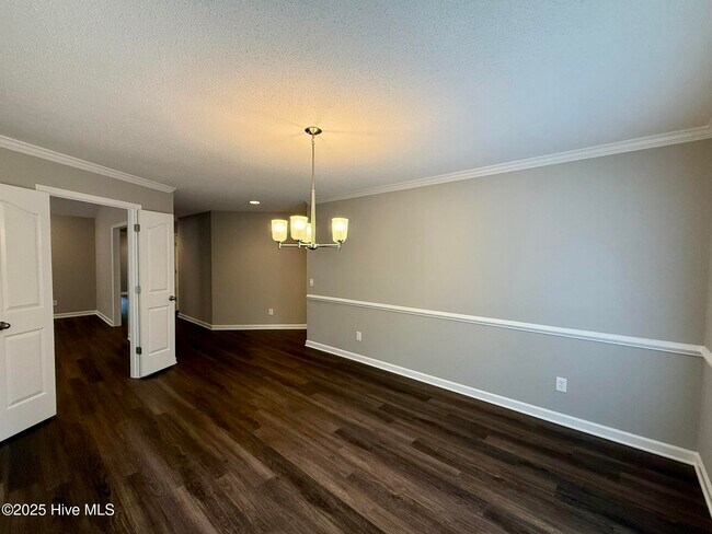 Building Photo - 1475 Monticello Dr