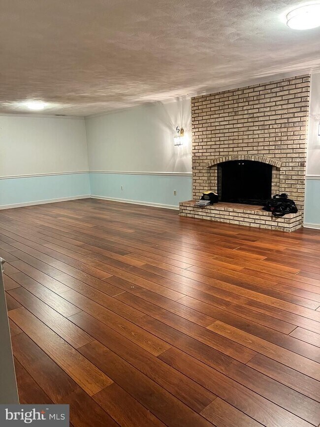 Building Photo - 1213 Perry William Dr