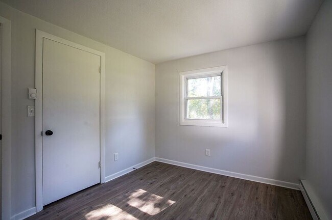 Building Photo - 98 N Alhambra Cir