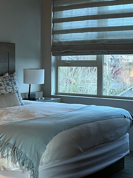 Building Photo - 6801 Greenwood Ave N