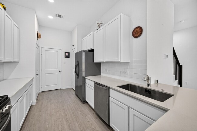 Building Photo - 2206 Via Cami Ln