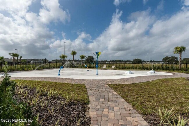 Building Photo - 184 Logrono Ct