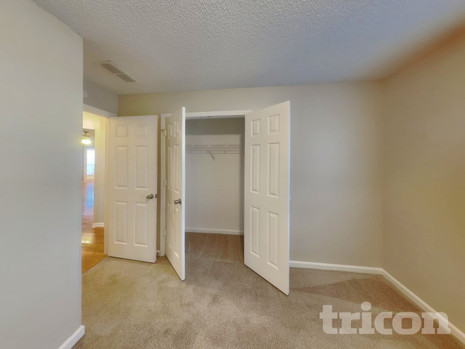 Building Photo - 547 Horseshoe Cir