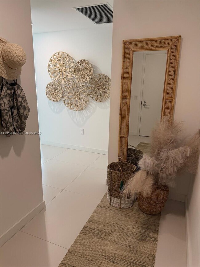 Building Photo - 501 NE 31st St