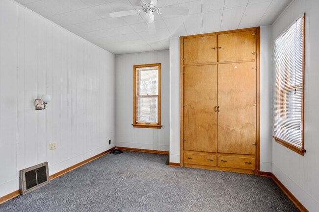 Building Photo - 120 W 5th St