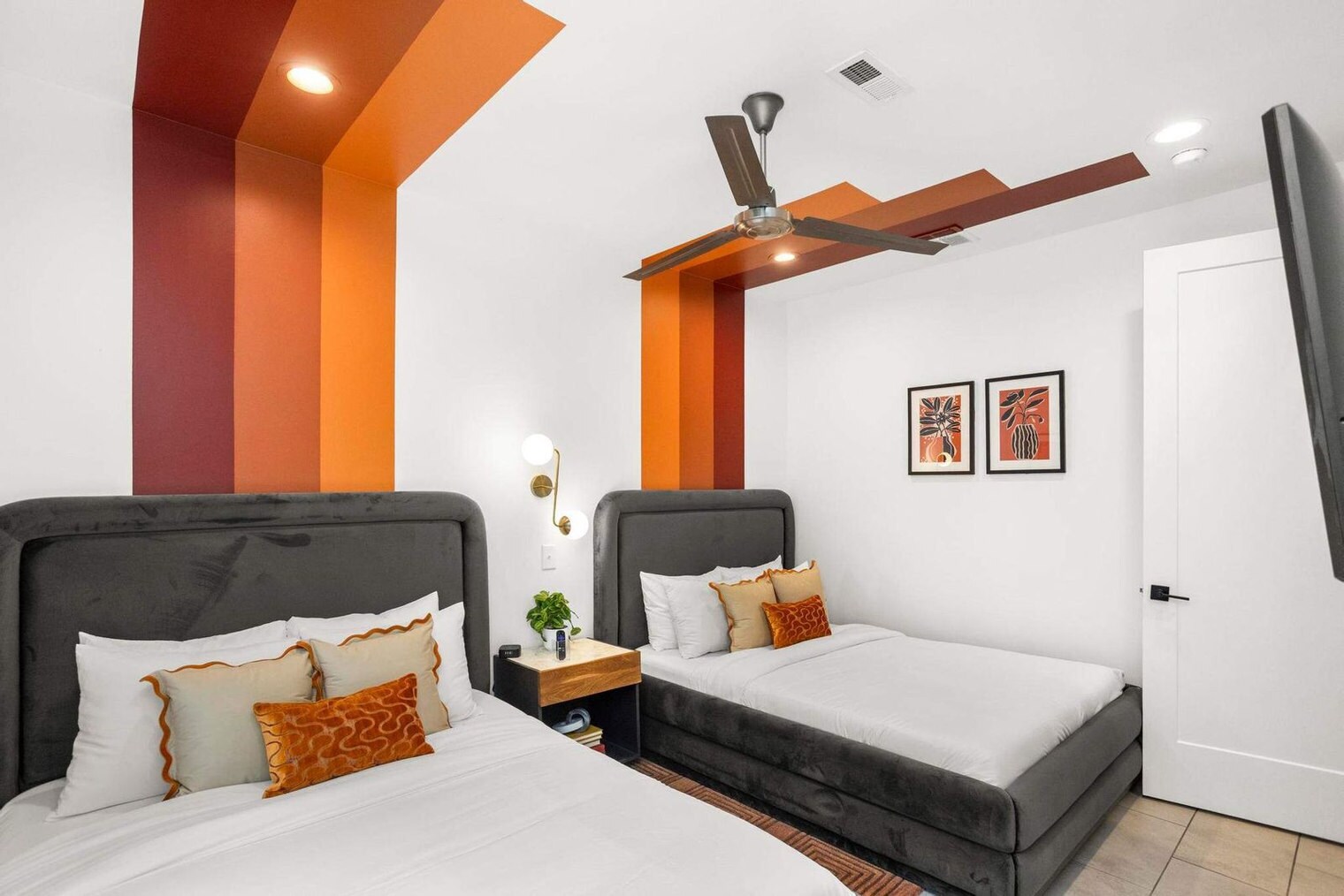 Building Photo - 1716 8th Ave S