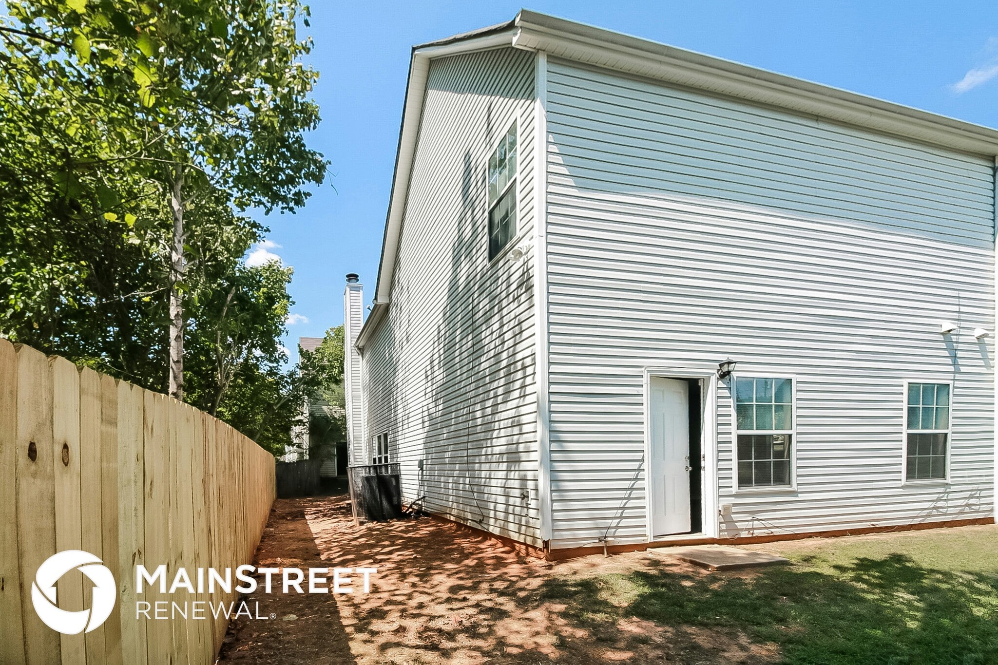 Building Photo - 4062 Robin Cir