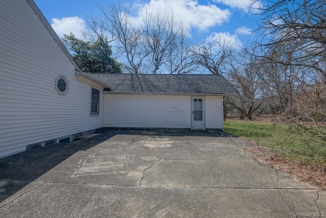 Building Photo - 15 Community Rd